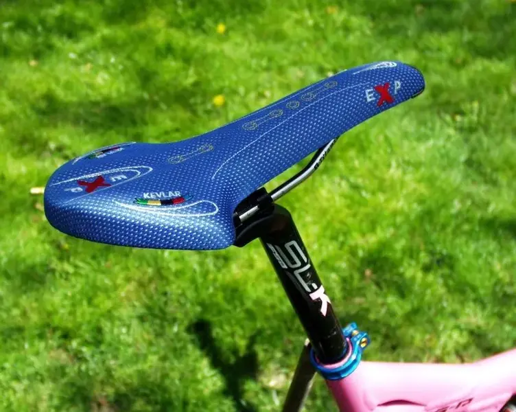 Yeti-AS-R-SL-Pro-XC Pink Carbon SLK Post Kevlar Ti Saddle .webp