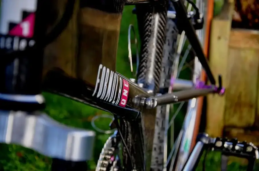 CARBON FIBRE E-STAY..webp