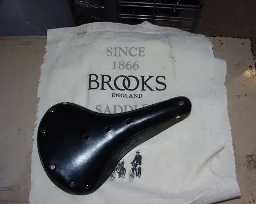 New Brooks B.17 Saddle Black Leather.webp
