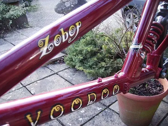 Voodoo C Tech Zoom 006.webp