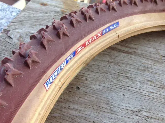 NOS 26x2.1 RITCHEY Z MAX MEGABITE WCS kevlar red RARE Retrobike