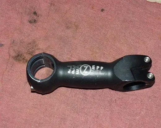 3T (Z) EEP XL Stem 110mm Right View.webp