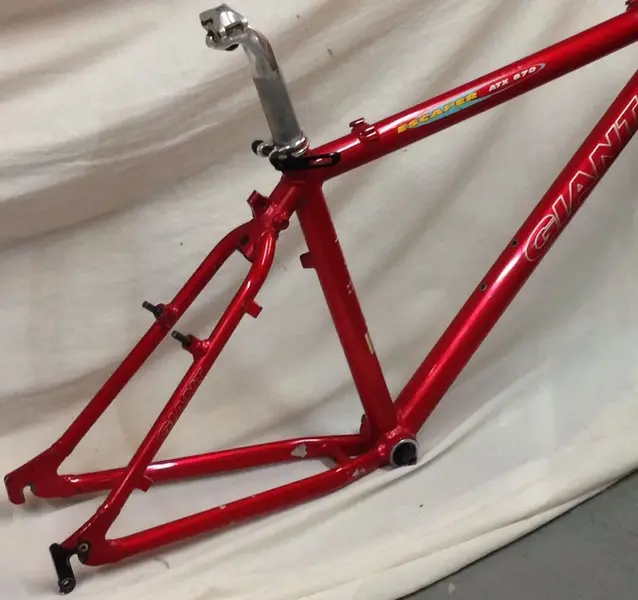 Giant Escaper ATX 870 frame metallic red SOLD. Retrobike
