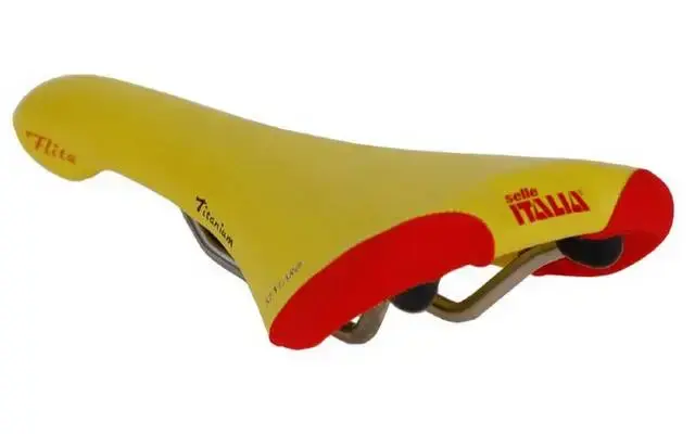 yellow-redangled_622_detail.webp