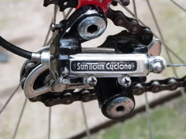 Suntour rear derailleur.webp