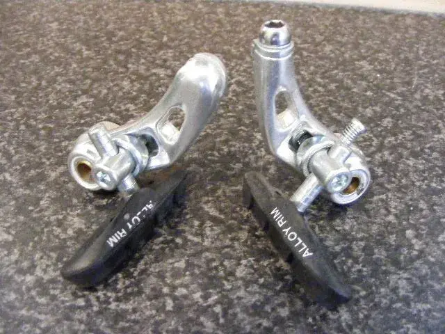 2008_0814bikeparts0040.webp