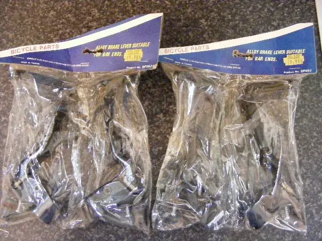 2008_0814bikeparts0010.webp