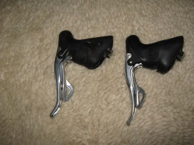 Ergo 9spd Levers.webp