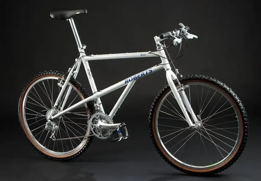 Roberts Stratos..webp