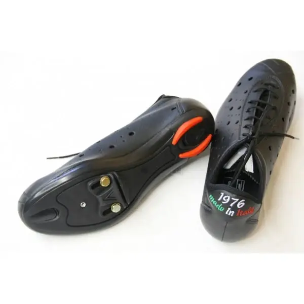 Vittoria 1976 black.webp
