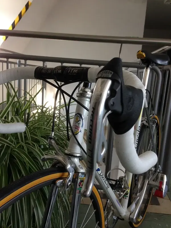 Banesto_Pinarello_front001.webp