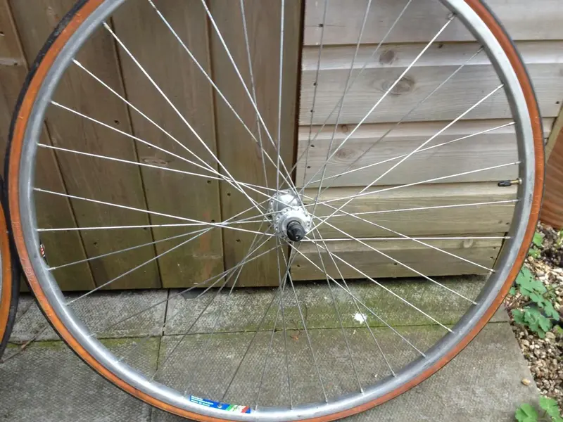 Wheels cranks saddles6.webp