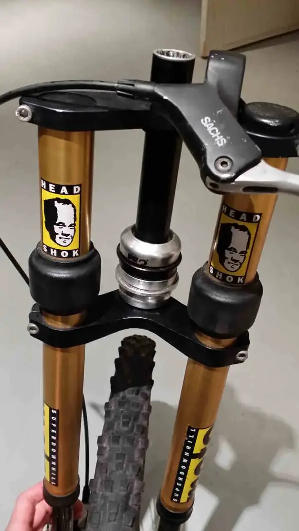 moto120front2.webp