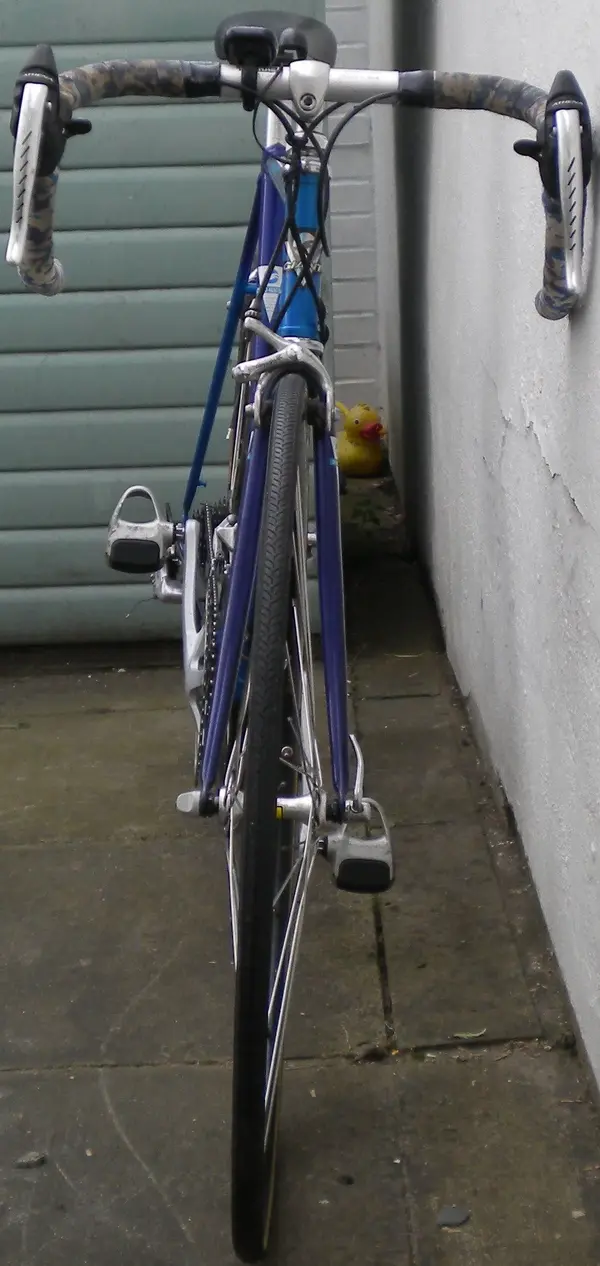 Giant Peleton Super Lite - Front.webp
