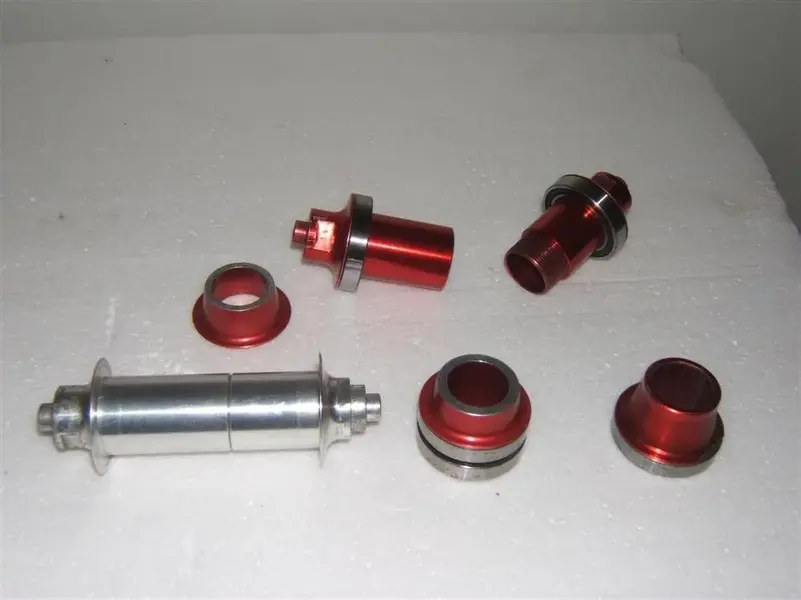 Hope 20mm-25mm bolt through axles 001 (Custom).webp