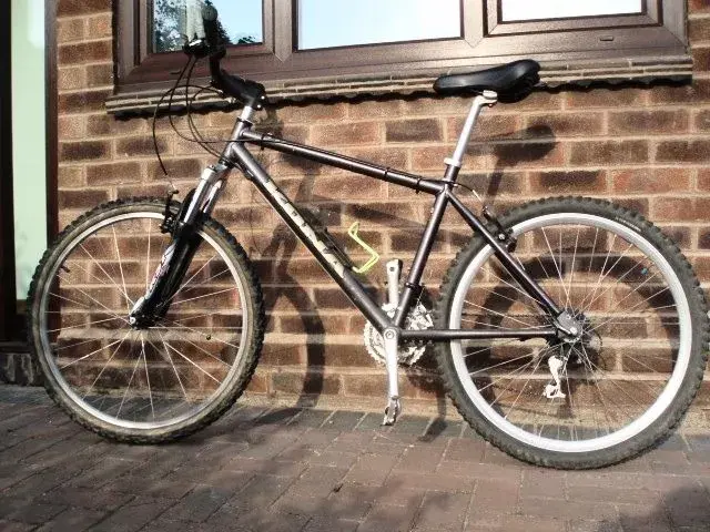 1995 AA size 18 modern fork.webp