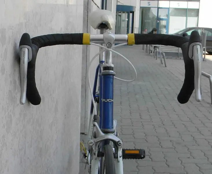 puch kékfehér3b.webp