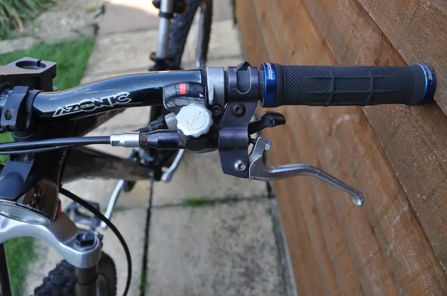 left lever grey black.webp