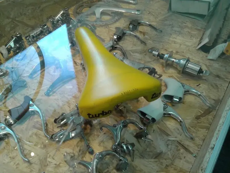 Turbo saddle yellow-155846.webp