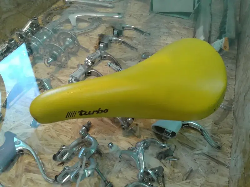 Turbo saddle yellow-155852.webp