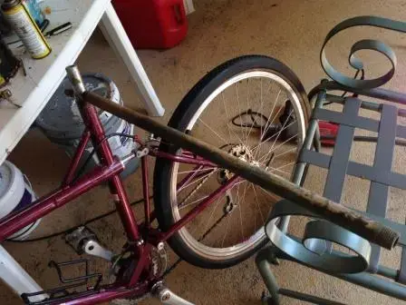 defiant-seatpost-2-compressed.webp
