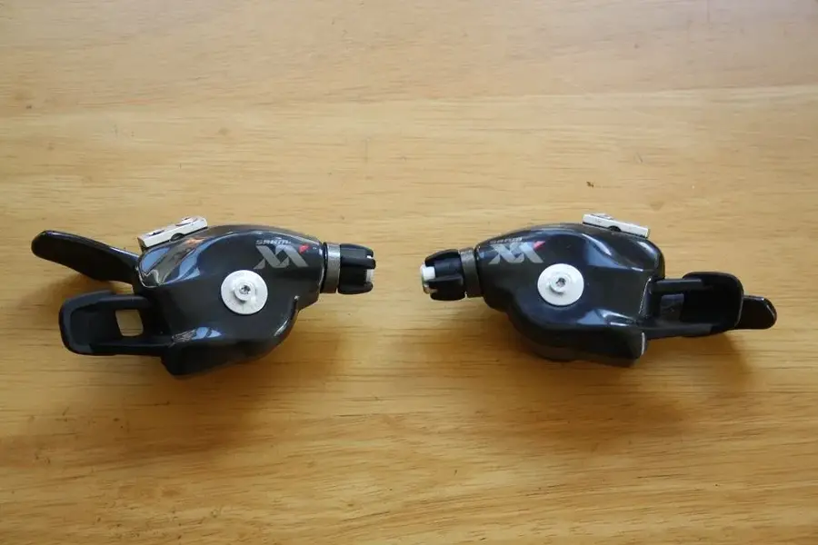 SRAM XX shifters2.webp