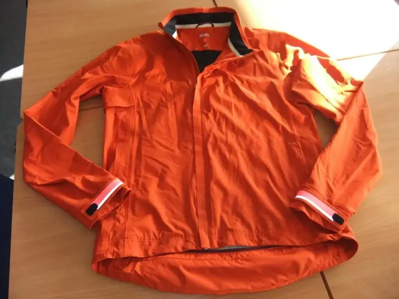 rapha rain jacket 001.webp