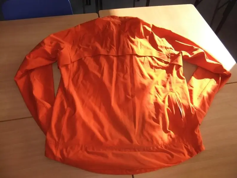 rapha rain jacket 002.webp