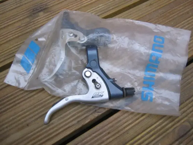 deore LX V levers.webp