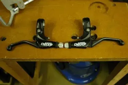 deore levers.webp