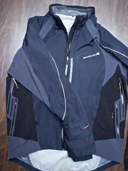 bike-clothing-sale-(4).webp