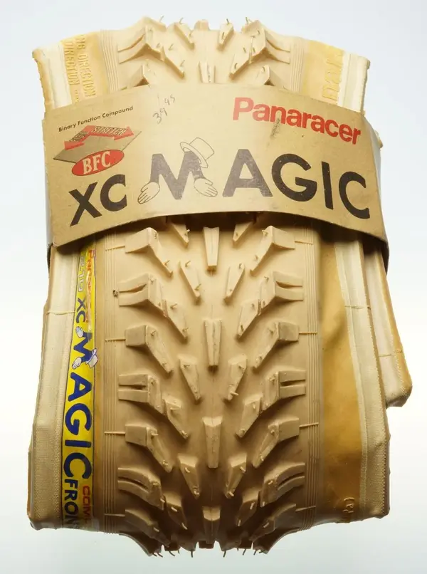 Panaracer Magic BFC folding 2.1 front NOS.webp