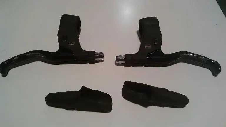 XT brake levers 1.webp