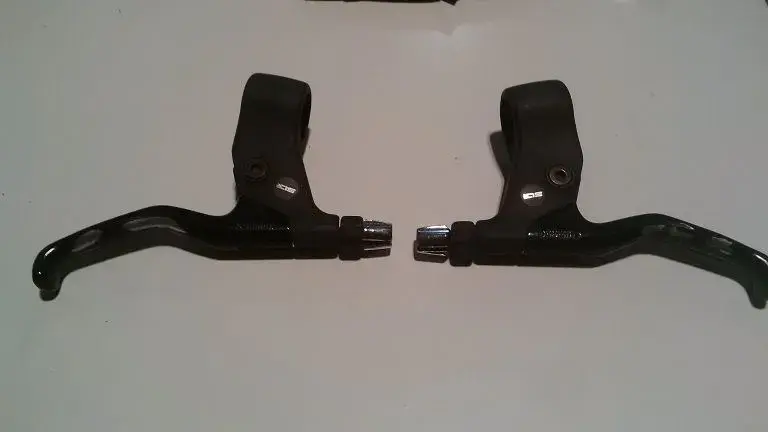 XT brake levers 2.webp