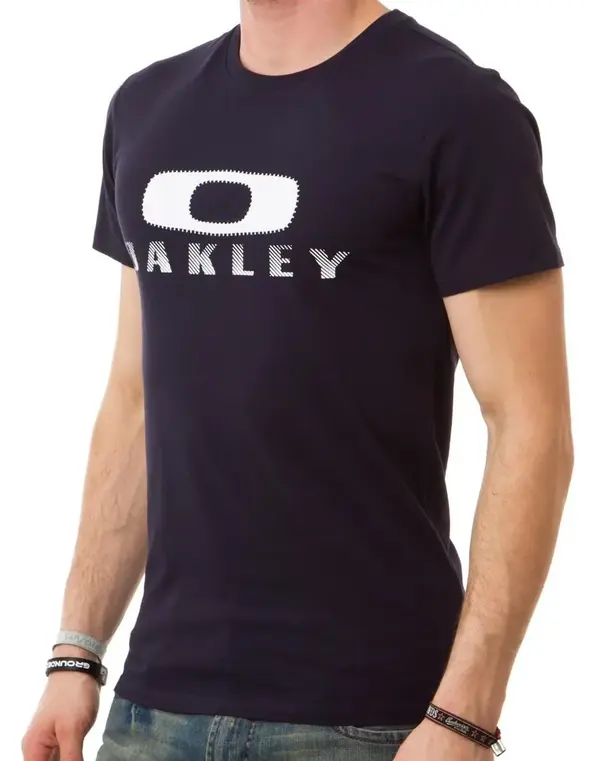 oakleytee .webp