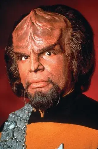 Lieutenant-Worf-star-trek-the-next-generation-9406774-331-500.webp