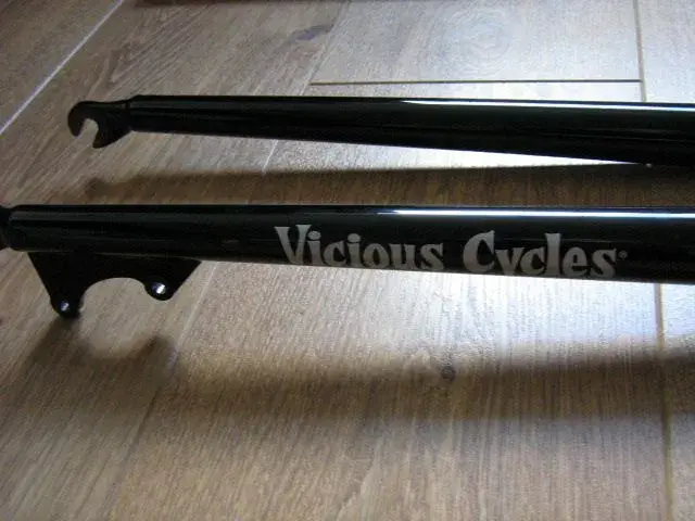 Vicious forks 007.webp
