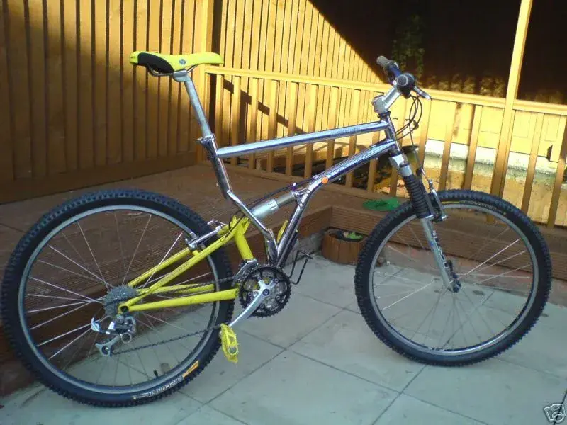 Orange X1 yellow rear triangle.webp