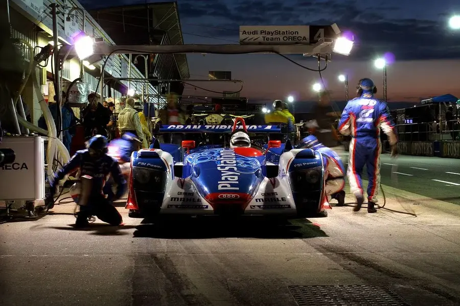47834451_nightpractise_06.webp