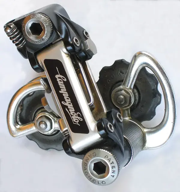 Campagnolo_Super_Record_rear_derailleur_1983.webp