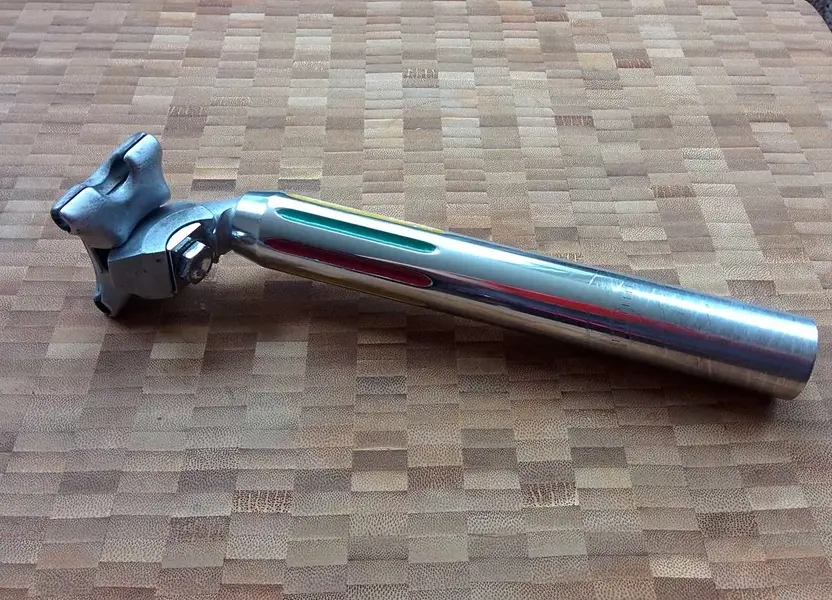 Seatpost_f.webp