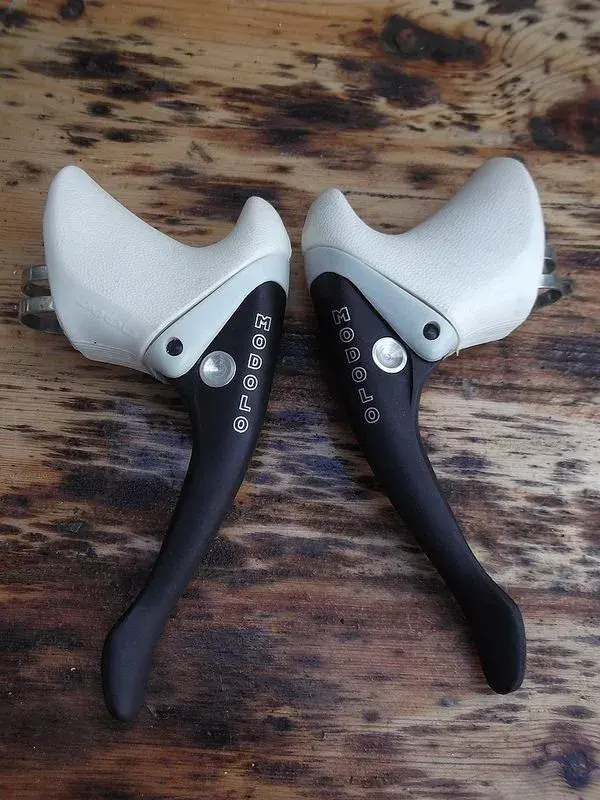 Gitane levers.webp