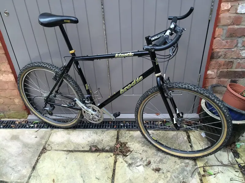 Brodie Kinetic 1995-98.webp