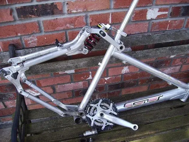Cranks off! 001.webp