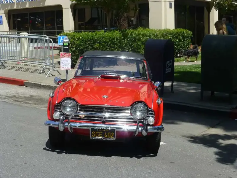 TRIUMPH TR.webp