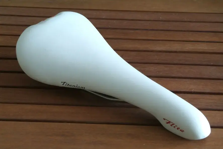 flite titanium white.webp