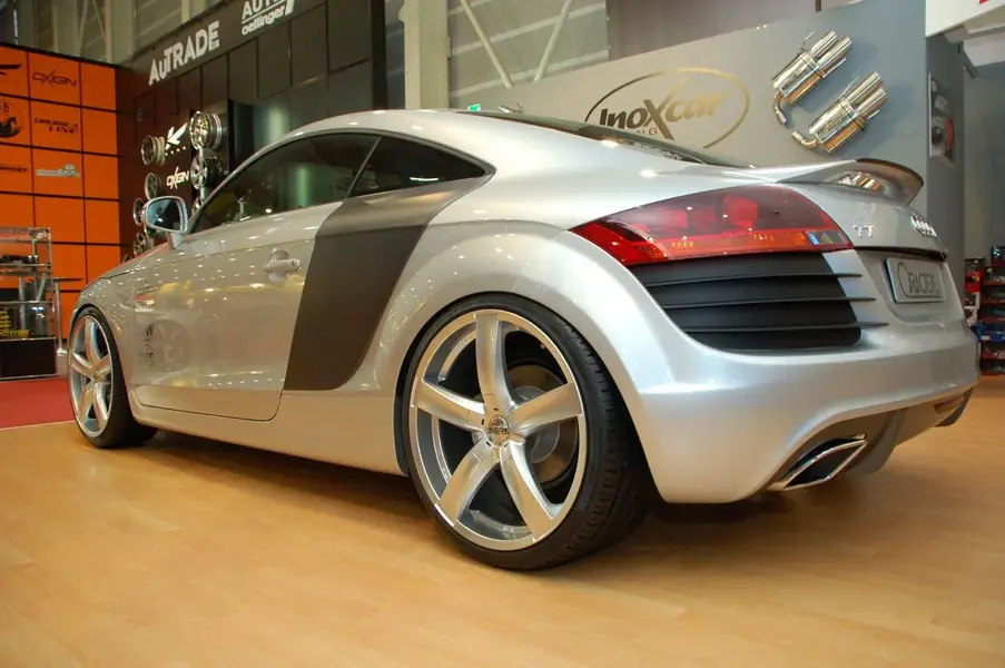 audi_tt_r8_09.webp