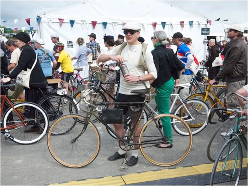 Velo Classique image 2-1254x942comp.webp
