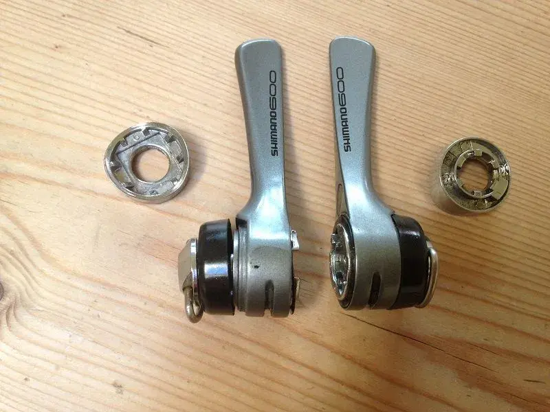 600 levers RB.webp