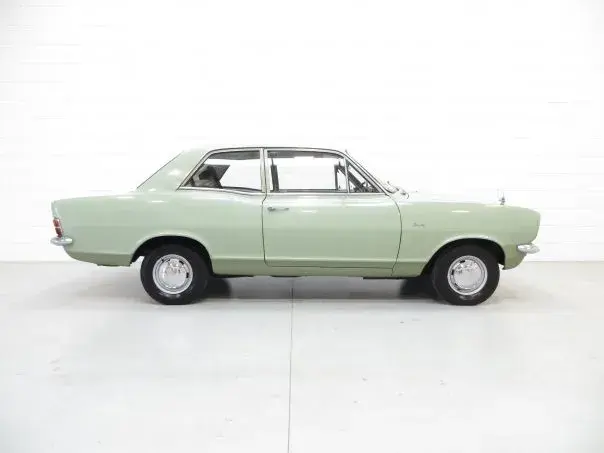 Vauxhall Viva Deluxe 69.webp